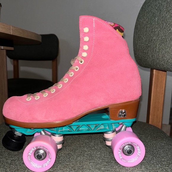 Moxi Barbie Malibu Pink Roller Skates with Sunlite Plate - Picture 3 of 7